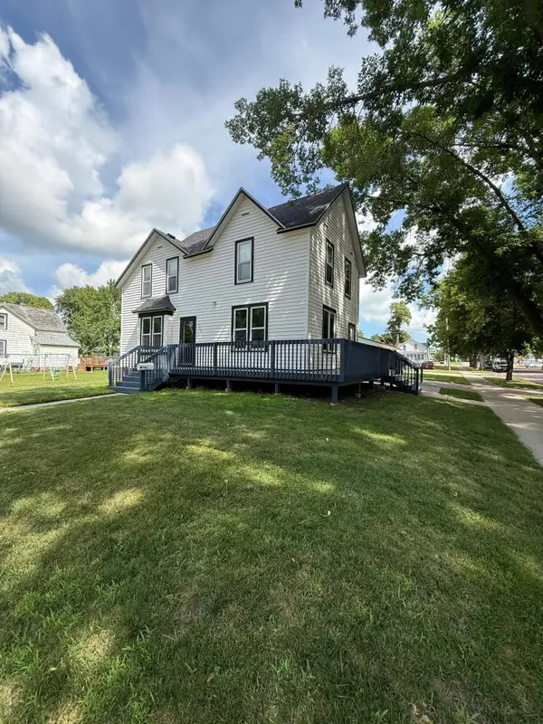 400 Walnut Street Sw, Sleepy Eye, MN 56085