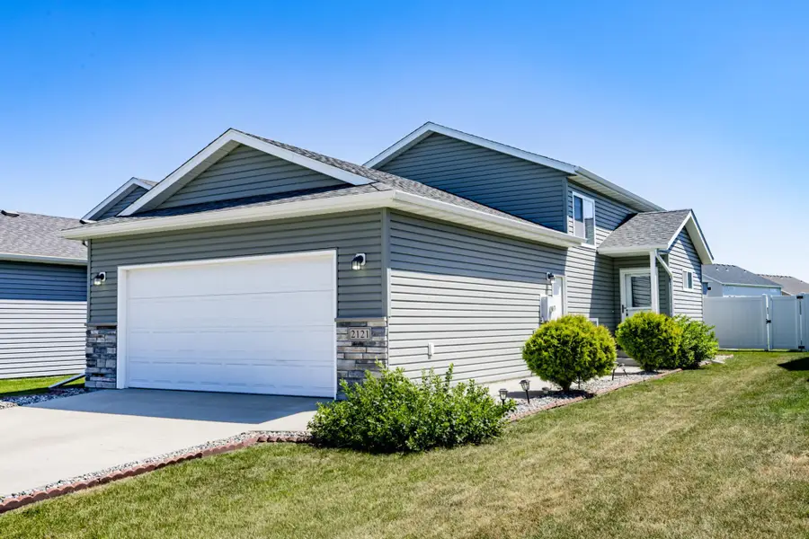2121 10th Street W, West Fargo, ND 58078 - #2