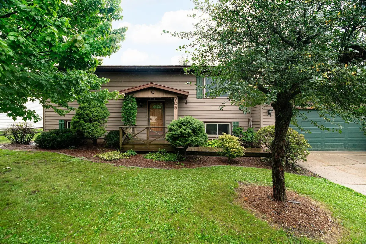 705 S 14th Street, La Crescent, MN 55947 - #1
