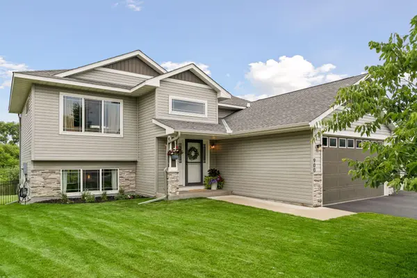 900 Winsome Way Ne, Isanti, MN 55040