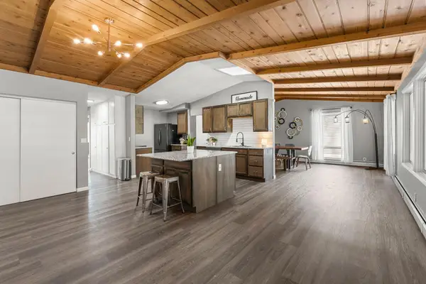 7008 35th Avenue N, Crystal, MN 55427
