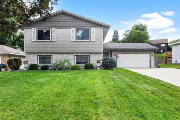 5213 Overlook Drive, Bloomington, MN 55437