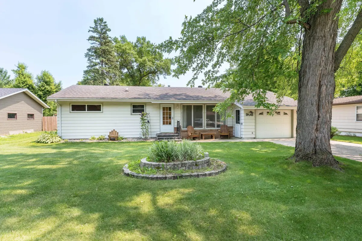 908 N 1st Avenue, Fergus Falls, MN 56537 - #1