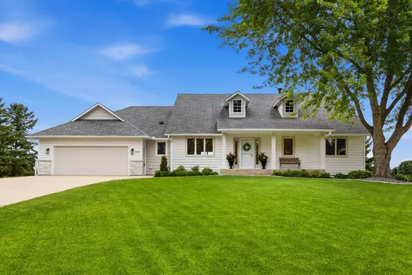 1085 W Shore Drive Sw, Hutchinson, MN 55350