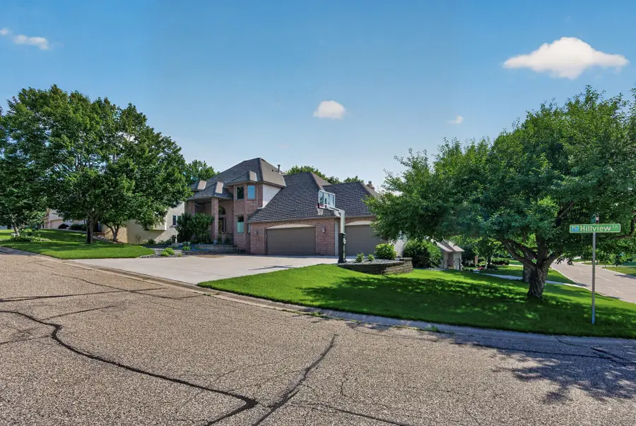 4283 Hillview Lane, Vadnais Heights, MN 55127 - #3