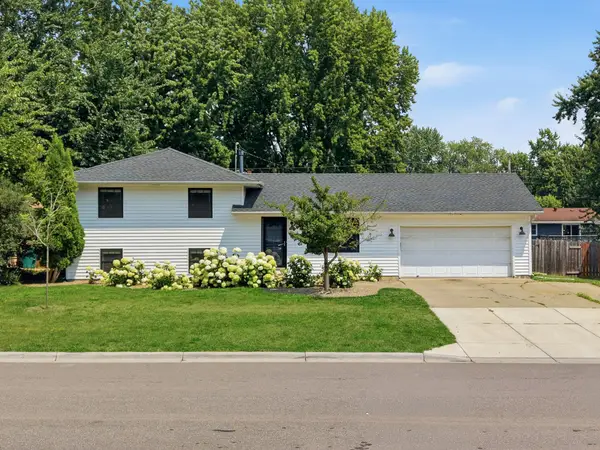 301 Walnut Lane, Apple Valley, MN 55124