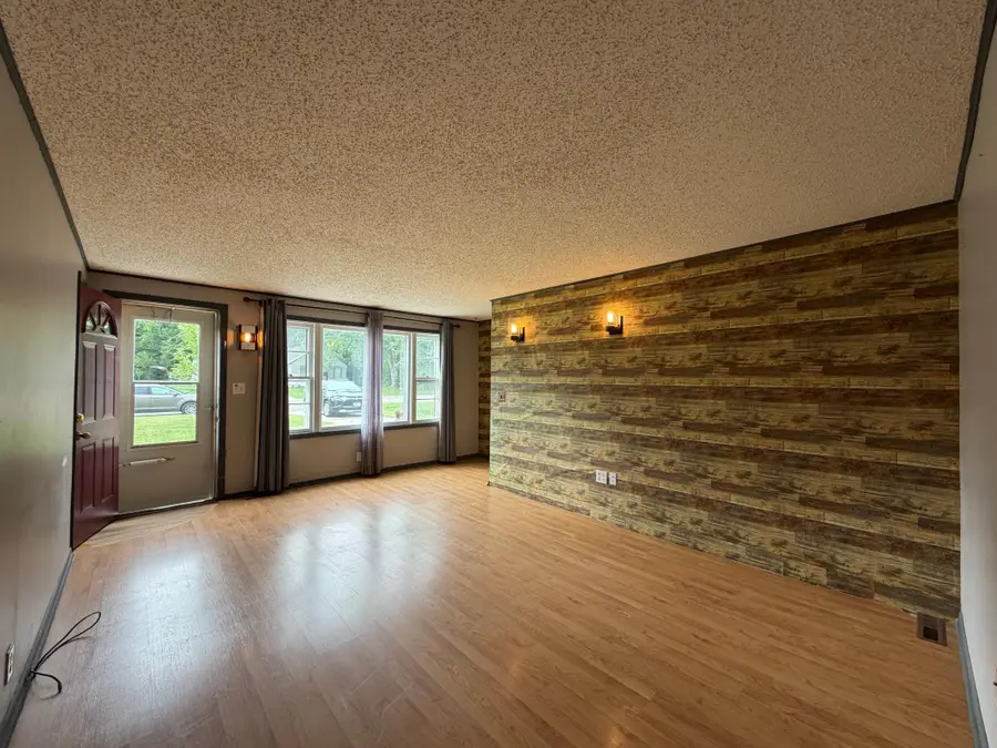 318 Grove Street N, Mora, MN 55051 - #2