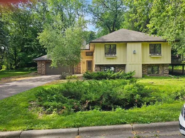 13701 Wood Lane, Hopkins, MN 55305