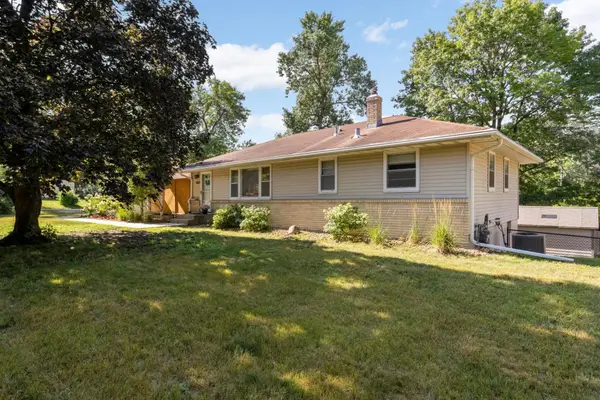 9807 Cedar Lake Road, Minnetonka, MN 55305
