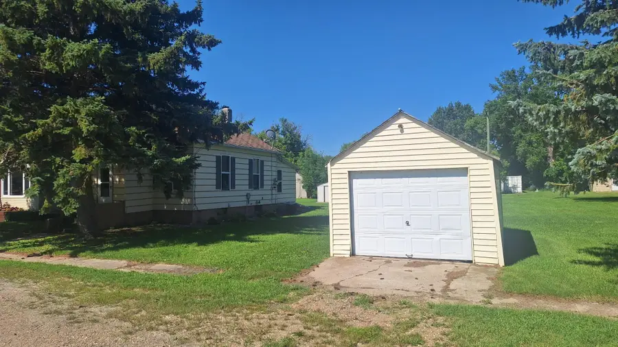 114 Lincoln, Bathgate, ND 58216 - #3
