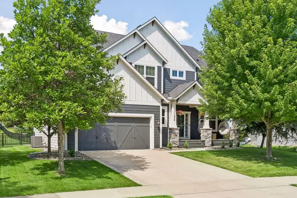 11236 Whitewater Drive, Woodbury, MN 55129