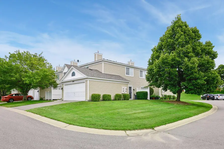 2033 Southcross Drive W #401, Burnsville, MN 55306 - #2