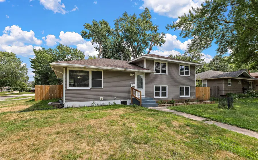 6924 Scott Avenue N, Brooklyn Center, MN 55429 - #2
