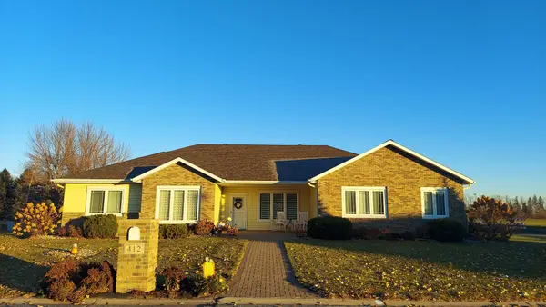 412 5th Avenue Se, Hillsboro, ND 58045