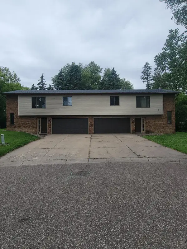 2420-2422 Brenner Court, Roseville, MN 55113