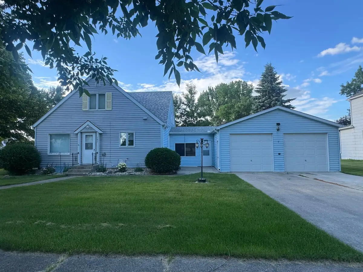 101 6th Street E, Finley, ND 58230 - #1