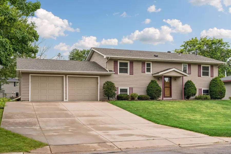 10424 Zion Street Nw, Coon Rapids, MN 55433 - #2
