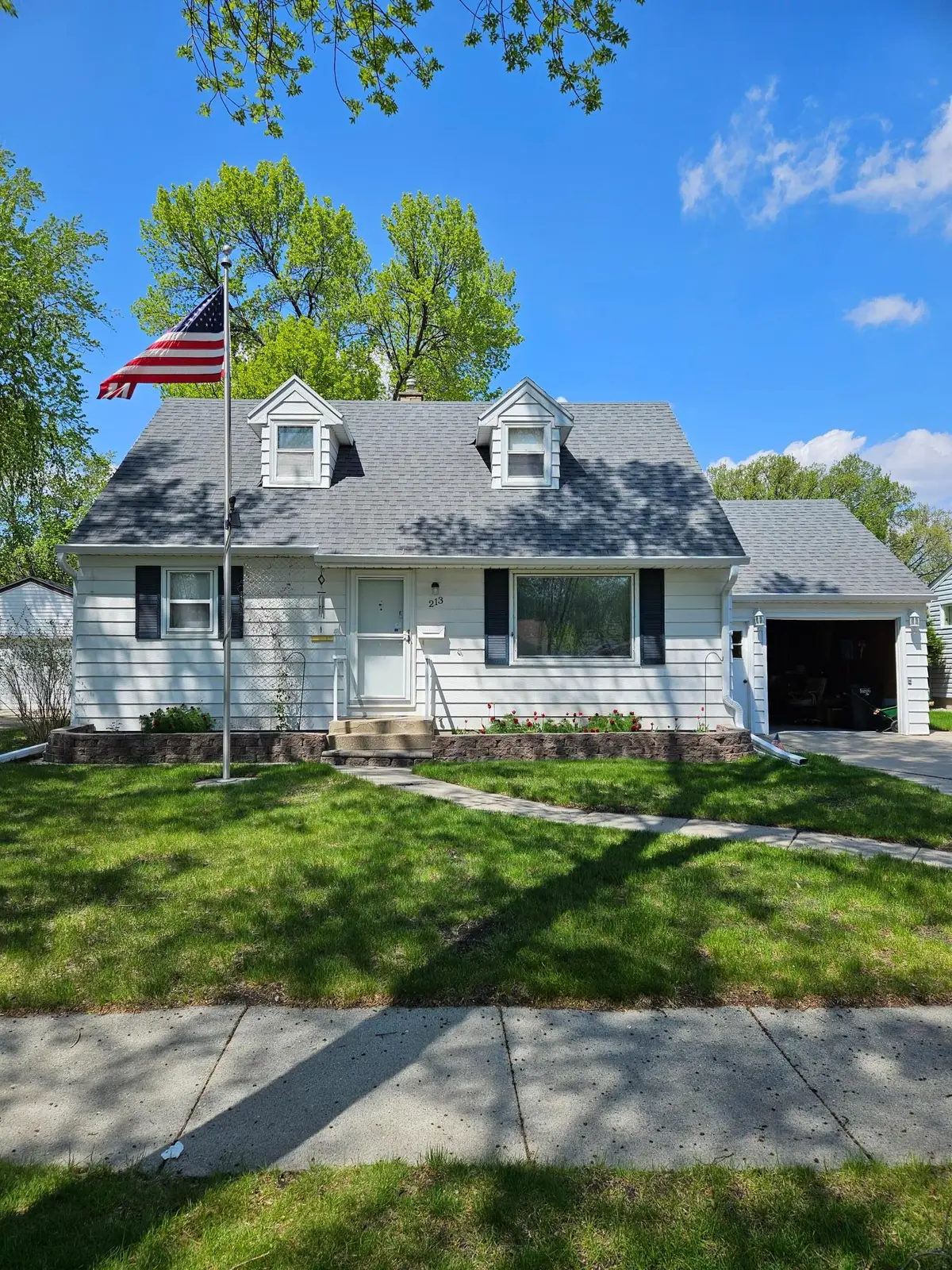 213 23rd Avenue N, Fargo, ND 58102 - #1