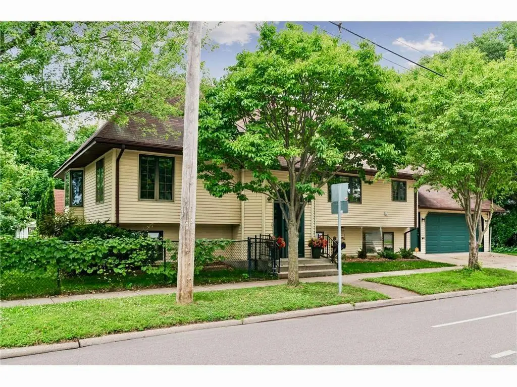 707 Hamline Avenue S, Saint Paul, MN 55116 - #1
