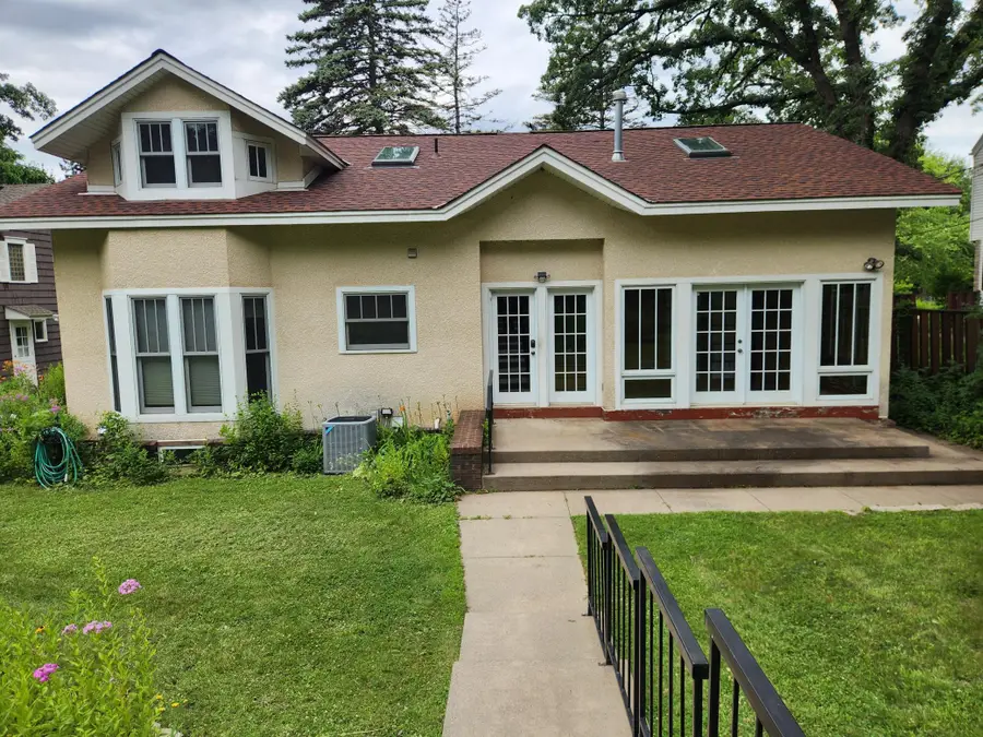 1434 Hythe Street, Saint Paul, MN 55108 - #2