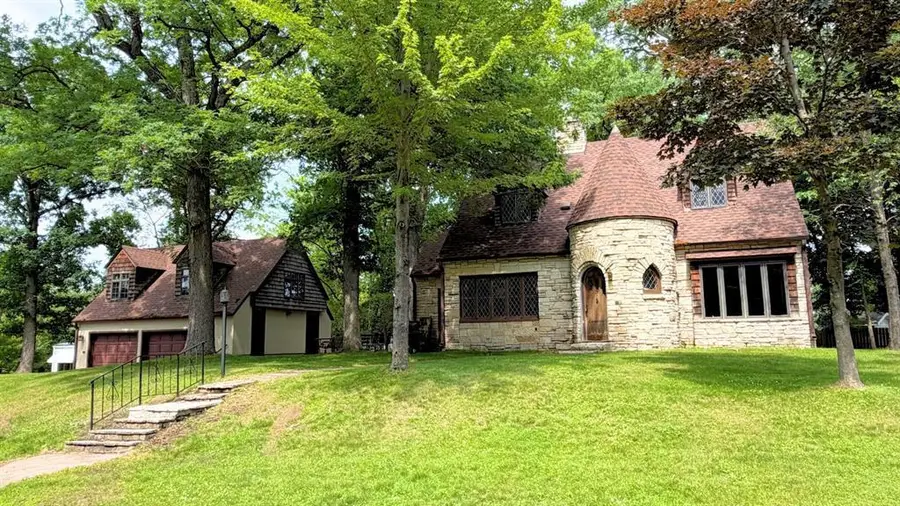 910 Oakwood Boulevard, Menomonie, WI 54751 - #2