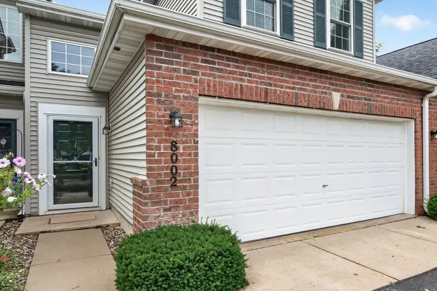 8002 Stratford Circle S, Shakopee, MN 55379 - #2