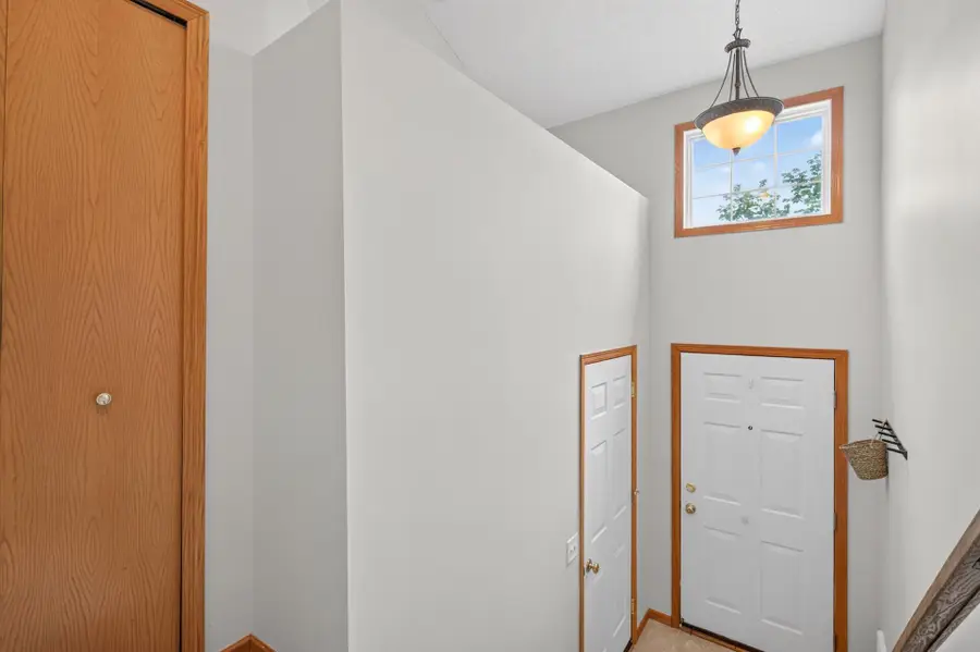 8002 Stratford Circle S, Shakopee, MN 55379 - #3