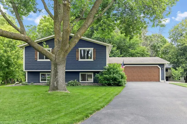7023 Park View Lane, Eden Prairie, MN 55346
