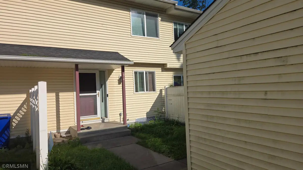 341 Winifred Street E, Saint Paul, MN 55107 - #1