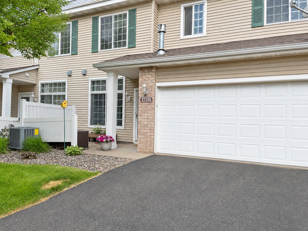 17715 96th Avenue N, Maple Grove, MN 55311