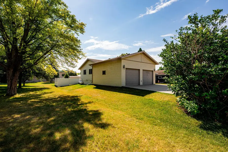 1105 Broadway Street, Lisbon, ND 58054 - #3