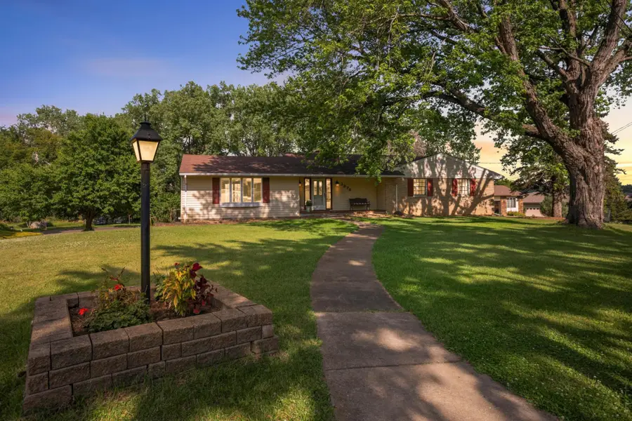 2878 Meadowlark Lane, Maplewood, MN 55109 - #2