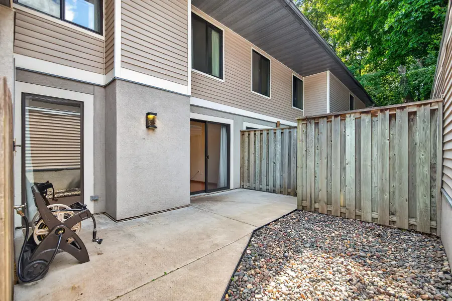 1272 Trailwood S, Hopkins, MN 55343 - #2