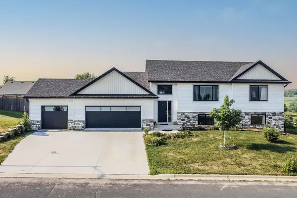 856 Golfview Avenue, Zumbrota, MN 55992