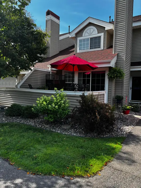 2185 Shenandoah Court #B, Plymouth, MN 55447