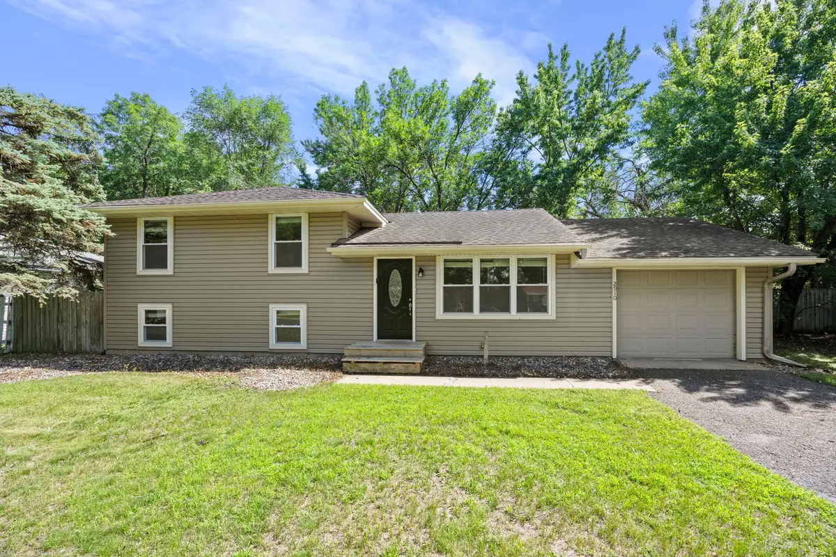 2910 114th Avenue Nw, Coon Rapids, MN 55433 - #1