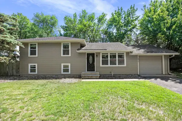2910 114th Avenue Nw, Coon Rapids, MN 55433