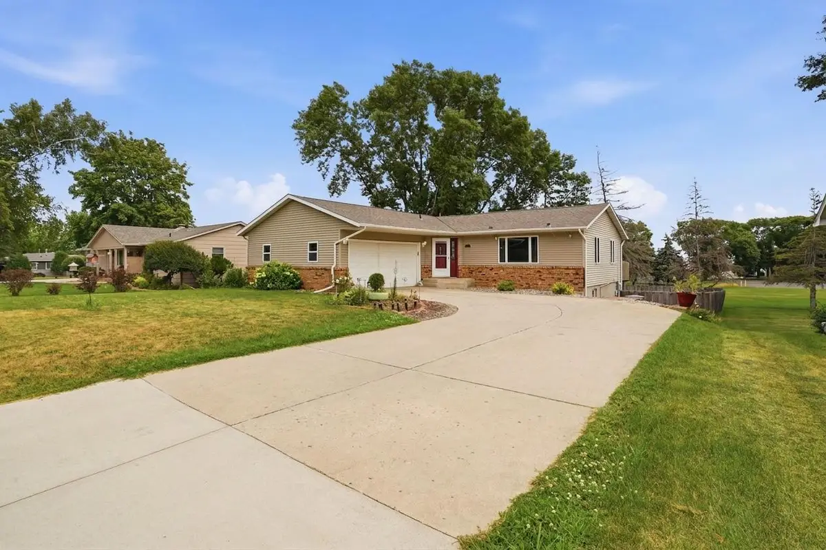 1713 6th Street Sw, Willmar, MN 56201 - #1