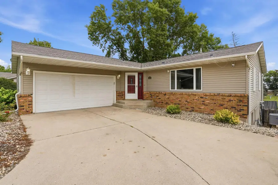 1713 6th Street Sw, Willmar, MN 56201 - #2