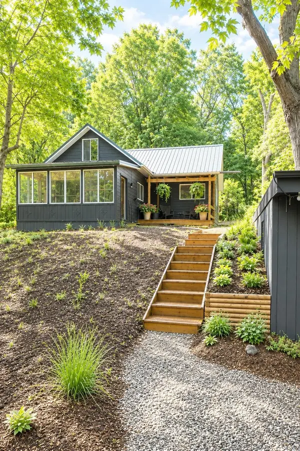 6711 Mohawk Drive, Chanhassen, MN 55317