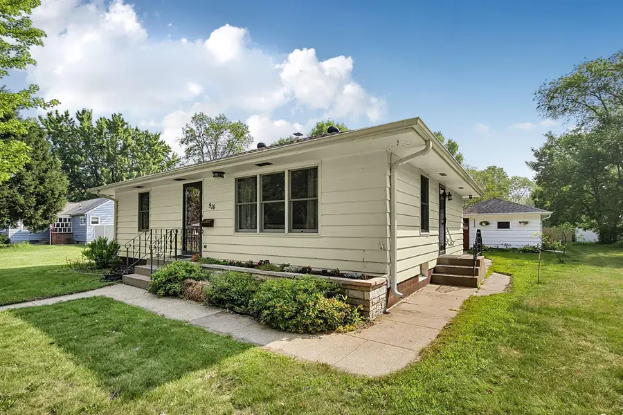 916 River Avenue S, Sauk Rapids, MN 56379 - #2