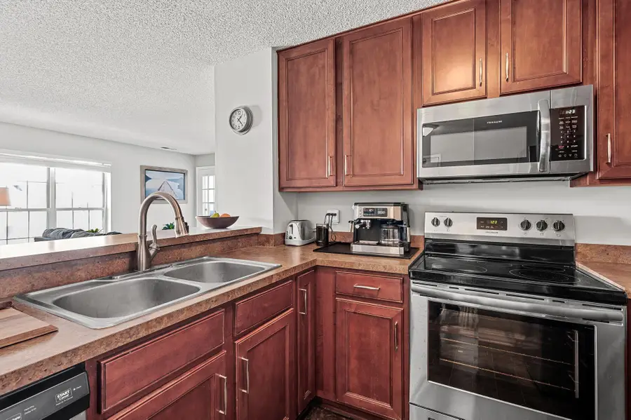 6020 Chasewood Parkway #203, Hopkins, MN 55343 - #2
