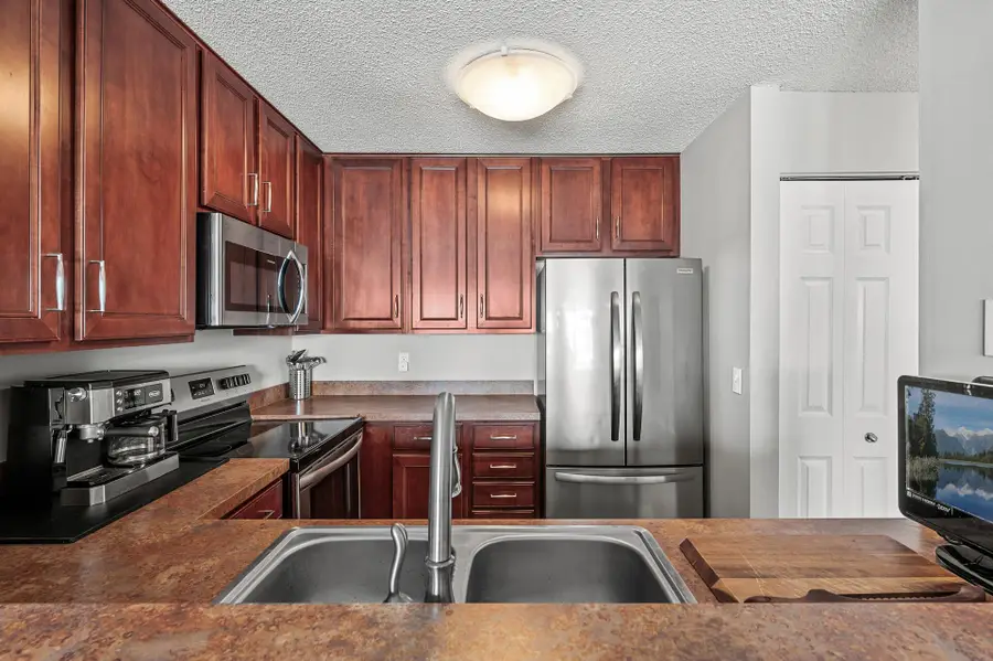 6020 Chasewood Parkway #203, Hopkins, MN 55343 - #3