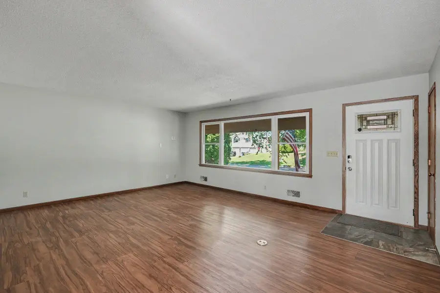 2480 14th Avenue E, Saint Paul, MN 55109 - #2
