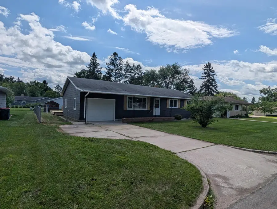 215 Madison Avenue Sw, Wadena, MN 56482 - #3