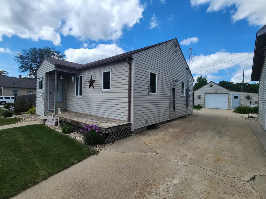 819 2nd Street Sw, Pipestone, MN 56164 - #2