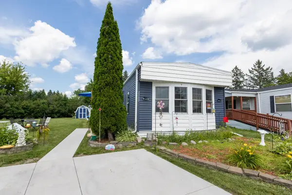 2713 Benlana Court, Maplewood, MN 55119