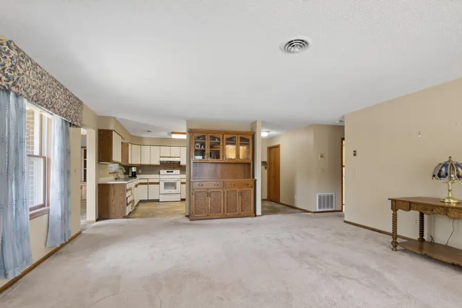 410 3rd Street Nw #4, Valley City, ND 58072 - #3