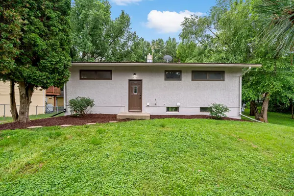6937 Stillwater Boulevard N, Oakdale, MN 55128
