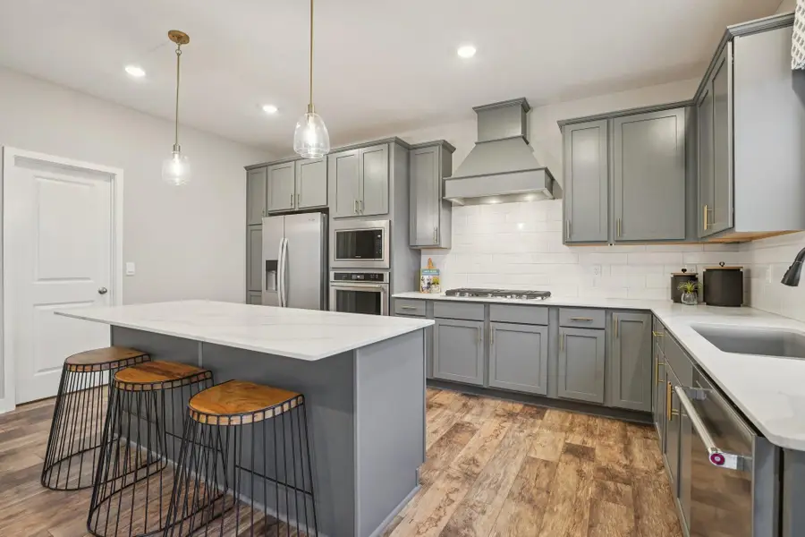 1595 Creekside Drive, Shakopee, MN 55379 - #2